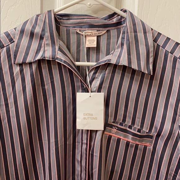 NWOT Victoria’s Secret Silky Pajama Top - Picture 9 of 10